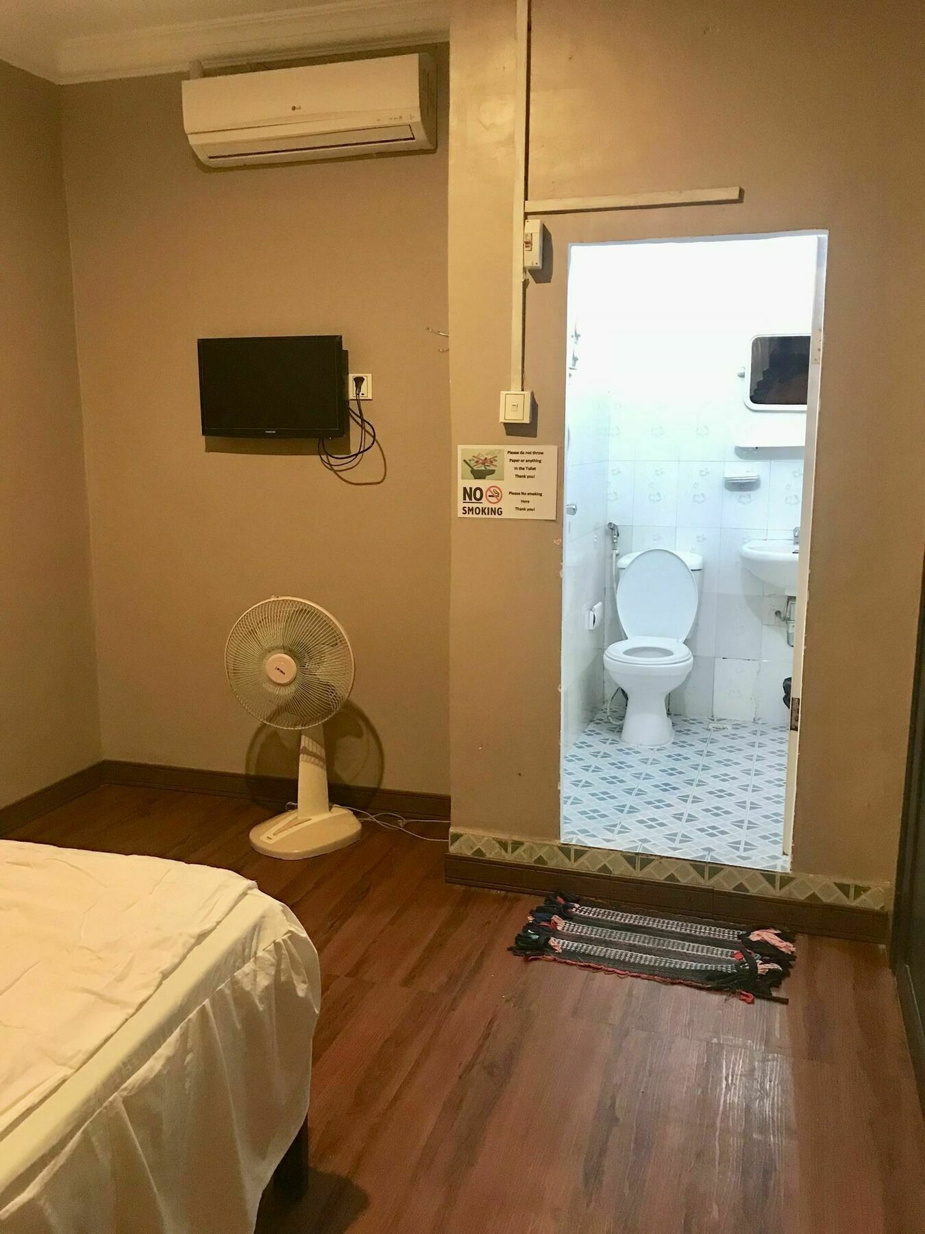プノンペン The Happy Houseホステル エクステリア 写真
